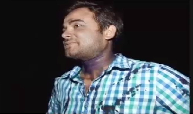 साल भर से स्ट्रीट लाइट बंद, नाराज लोगों ने बिजली अधिकारी पर पोता कालिख