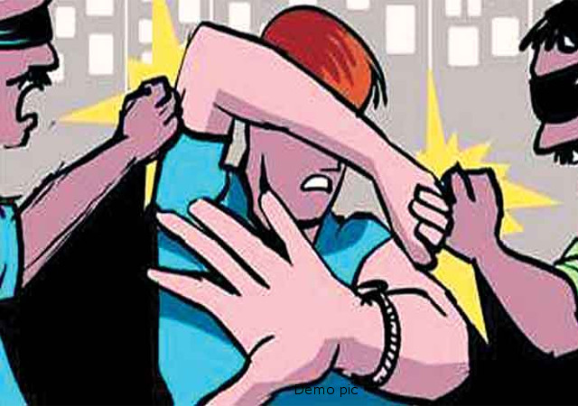 अपहरण और मारपीट के मामले में दो पक्ष भिड़ें