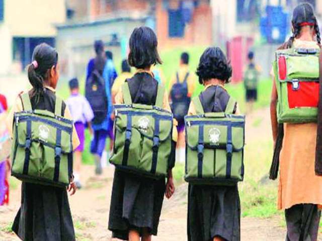 डेढ़ महीने के बाद आज से खुले स्कूल