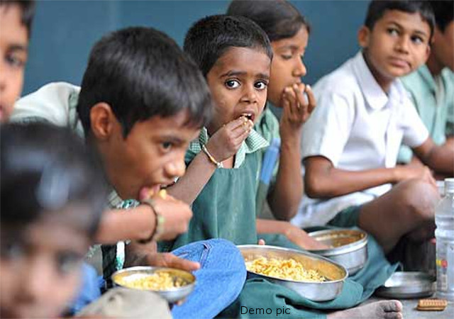 BIHAR: मिड डे मील खाने से सैकड़ों बच्चे बीमार, अस्पताल में भर्ती