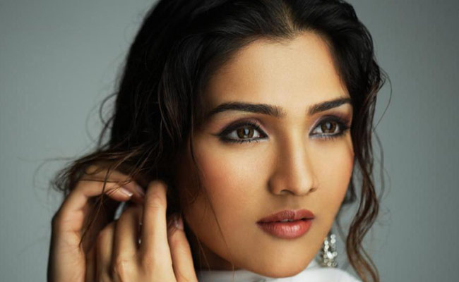 टीना ने कहा सब बकवास है