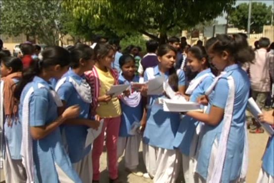 8वीं तक के बच्चों को फेल न करने की नीति पर रोक
