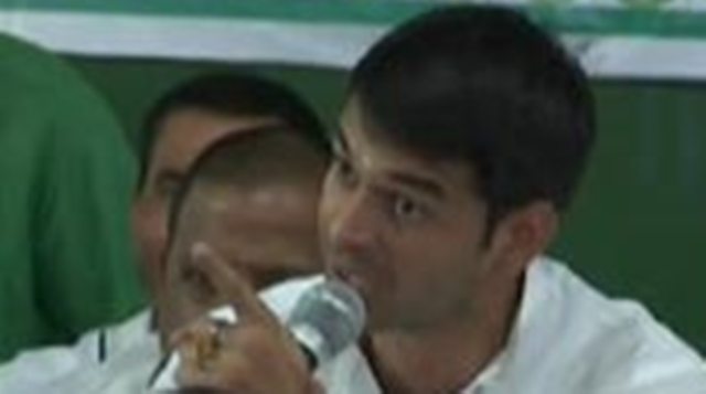 बिहार: लालू यादव के बेटे स्वास्थ्य मंत्री तेजप्रताप ने दी पत्रकार को देख लेने की धमकी