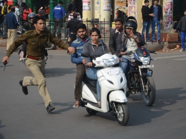 भोपाल: अब दुपहिया वाहन में पीछे बैठने वाले को भी हेलमेट लगाना अनिवार्य