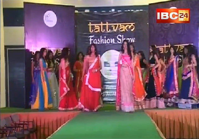 मॉडल बनकर गर्ल्स स्टूडेंट्स ने किया कैटवॉक