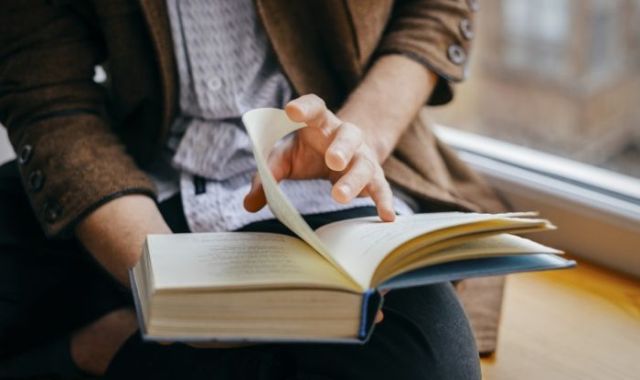 छग के निजी स्कूलों पर सरकार मेहरबान, प्राइवेट स्कूलों को करीब 10 करोड़ की किताबें दी जाती हैं मुफ्त