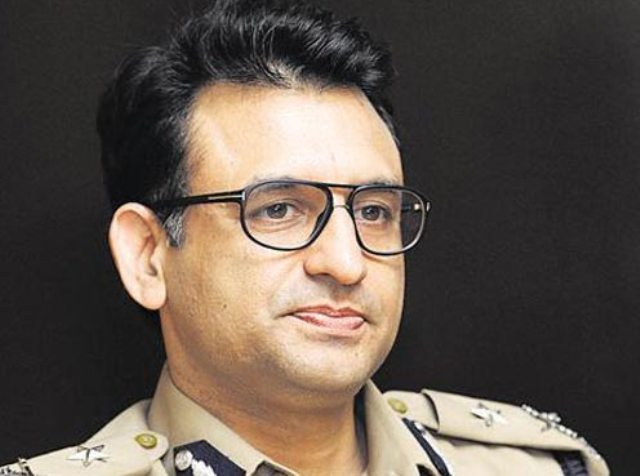 गुड़गांव में महाजाम की स्थिति पर पुलिस कमिश्नर का तबादला