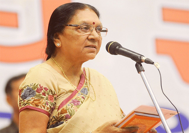 गुजरात: मुख्यमंत्री आनंदीबेन पटेल ने दिया इस्‍तीफा, जानिए उनके बारे में खास बातें