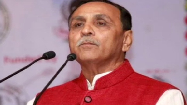 गुजरात में CM के इस्तीफे के बाद कई दिग्गज नेताओं के नाम चर्चा