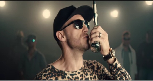 डुप्लेसी और डिविलियर्स की जोड़ी का कमाल… डांस, मस्ती और धमाल..watch video