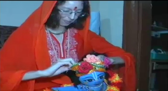 अपना सब कुछ छोड़ सात समुंदर पार से आई ये कृष्ण दिवानी…