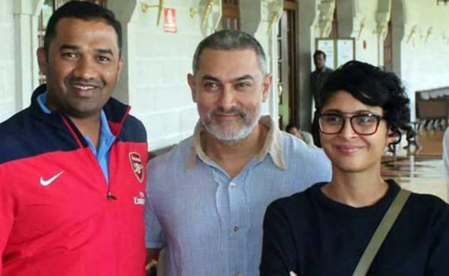 अब नहीं झुक पाते आमिर ?