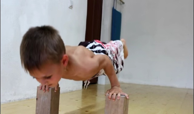 इसे कहते हैं छोटा पैकेट बड़ा धमाल… WATCH  VIDEO