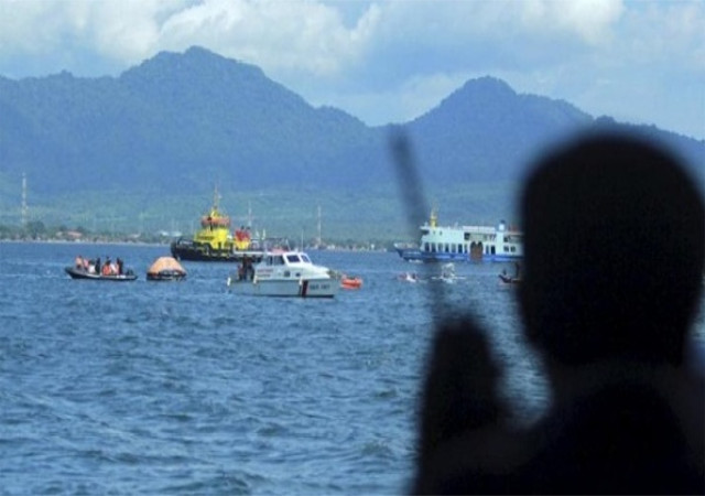इंडोनेशियाः पर्यटक नौका में विस्फोट, 2 की मौत, 14 घायल