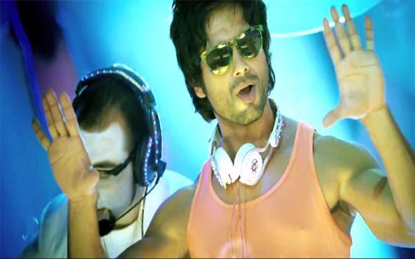 अपनी पार्टी में DJ होंगे शाहिद