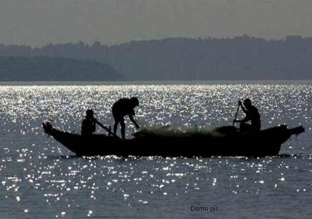 गुजरातः पाकिस्तानी बोट को पकड़ा गया, 9 गिरफ्तार