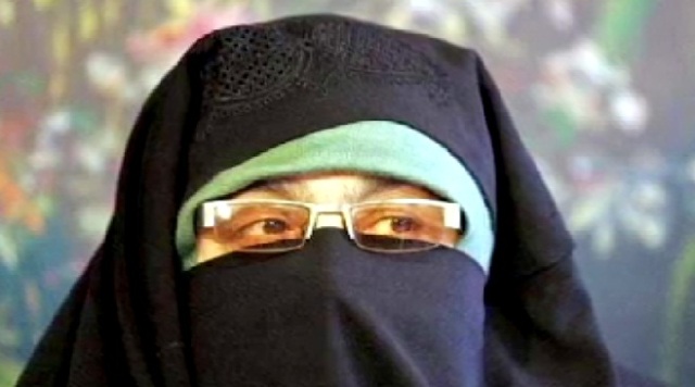 अलगाववादी नेता आसिया अंद्राबी को पुलिस ने गिरफ्तार किया