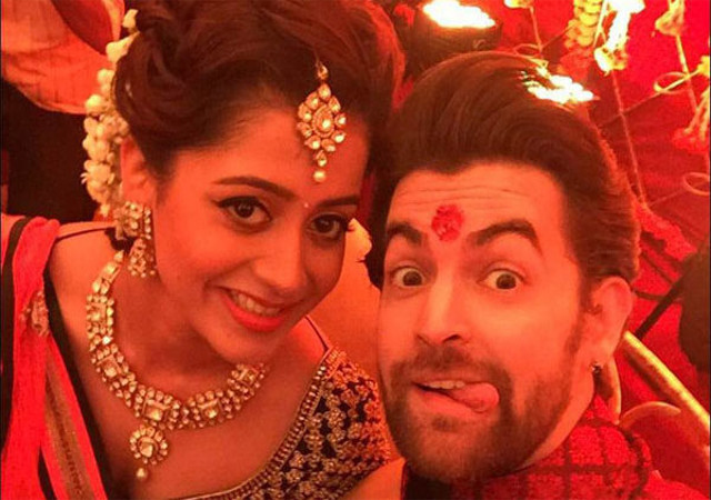 नील नि‍तिन मुकेश ने रुक्मिणी सहाय से की सगाई