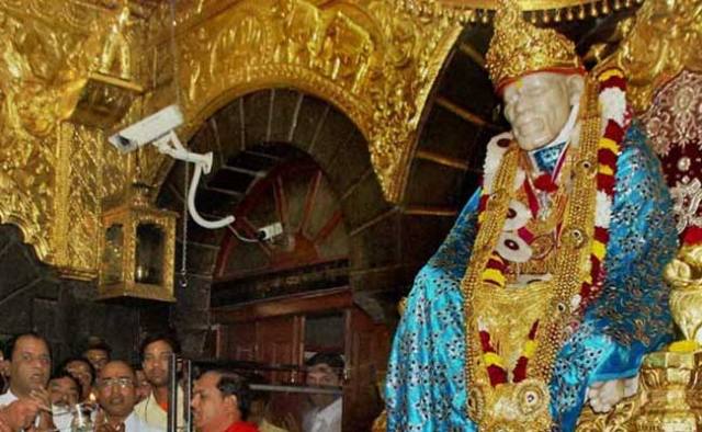 शिर्डी के सांई बाबा के दर्शन करने अब VIP पास के लिए किसी सिफारिश की जरूरत नहीं…