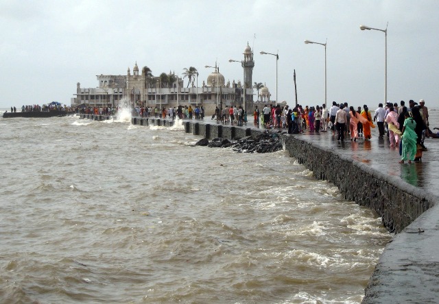 अह महिलाएं भी हाजी अली दरगाह में प्रवेश पा सकेंगी…