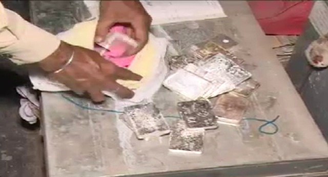 रायपुर: 10 किलो चांदी के बिस्किट के साथ पकड़ा गया सर्राफा व्यापारी