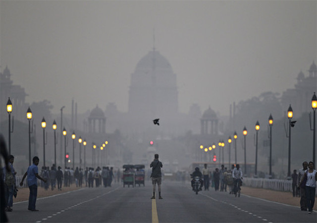 Delhi Air Pollution : दिल्ली में वायु प्रदुषण पर सियासत जारी, बीजेपी ने AAP के खिलाफ खोला मोर्चा..