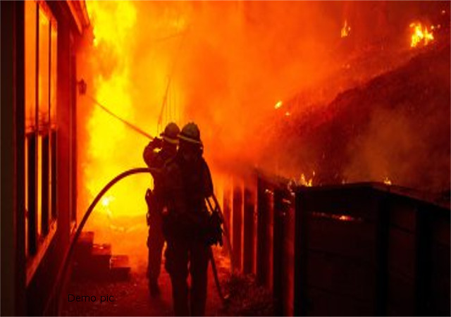 उज्जैनः ग्रेसिम फैक्ट्री के केमिकल डिविजन में आग, एक की मौत