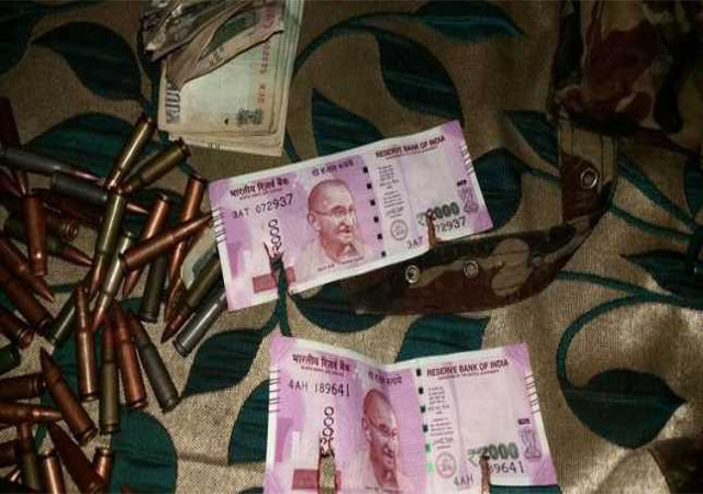 बांदीपोरा में मारे गए आतंकियों के पास से मिले 2000 के नए नोट