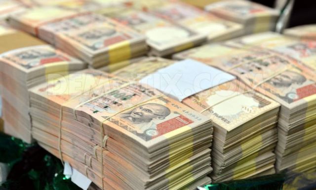 जानकारों का मानना है नोटबंदी के चलते विकास की रफ्तार हो सकती है धीमी