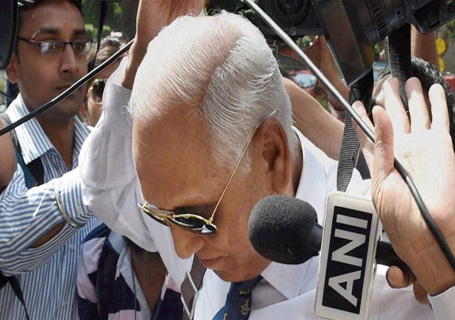 ऑगस्टावेस्टलैंड घोटालाः त्यागी ने पूर्व पीएम मनमोहन सिंह पर उठाए सवाल
