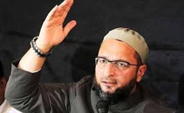असदुद्दीन ओवैसी ने नोटबंदी को लेकर केंद्र सरकार पर मुसलमानों को परेशान करने का आरोप लगाया