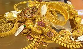 नोटबंदी से बाजार में नकदी की कमी से सोने के दाम में गिरावट जारी…