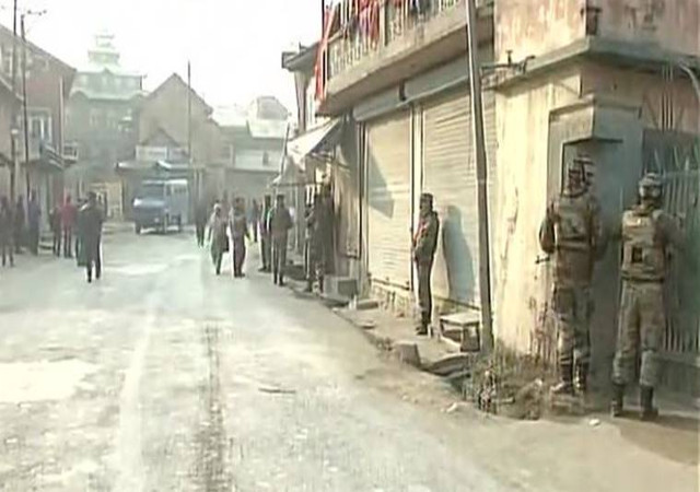 J&K: पंपोर में सेना के काफिले पर आतंकी हमला, 3 जवान शहीद