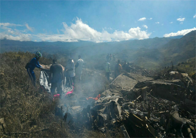 इंडोनेशियाई सेना का एक मालवाहक विमान क्रैश, 13 की मौत