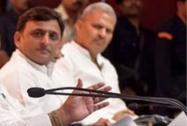 UP: मुलायम सिंह ने अखिलेश और रामगोपाल का निष्कासन वापस लिया
