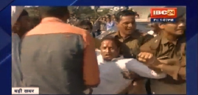 रायपुर: नोटबंदी से होने वाले नुकसान की भरपाई और मुआवजे की मांग को लेकर कांग्रेस का प्रदर्शन