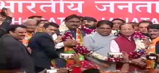 समाजवादी पार्टी के राष्ट्रीय महासचिव अशोक प्रधान बीजेपी में शामिल