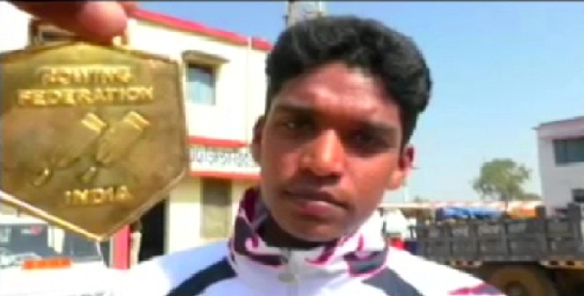 डिंडौरी: SC विशाखा ने केरल में आयोजित 37वीं जूनियर नेशनल राइंग नौका यान के सिंगल में जीता गोल्ड
