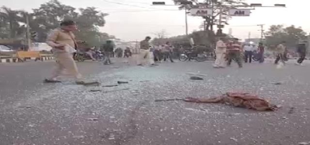 तेज रफ्तार चार्टेड बस ने ली जान