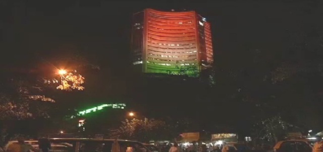 मुंबई से लेकर दुबई तक मना भारतीय लोकतंत्र का पर्व