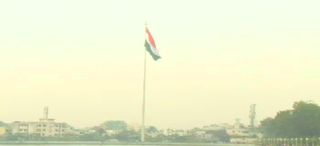 रायपुर: मरीन ड्राइव पर देश का सबसे ऊंचा झंडा फहराया गया