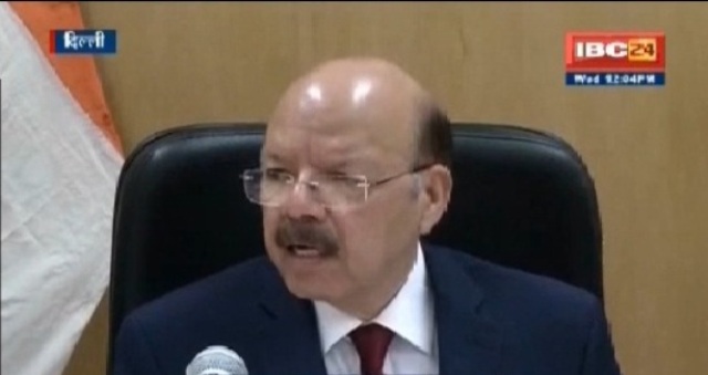 1 हफ्ते में बैंक से 2 लाख रू निकालने की पैरवी, चुनाव आयोग ने RBI से किया अनुरोध