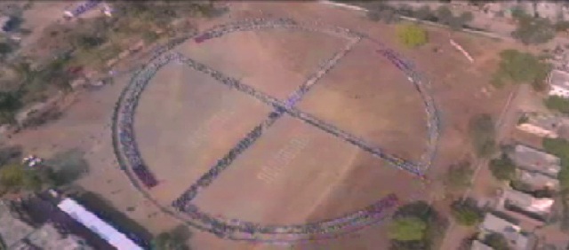 उज्जैन: 6 हजार मतदाताओं ने मतदाता आकृति बनाकर विश्व रिकॉर्ड बनाया