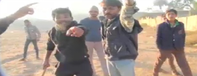 प्रधानमंत्री जी, खुले में शौच ना करने के लिए जागरूक करने पर मिलती है गाली