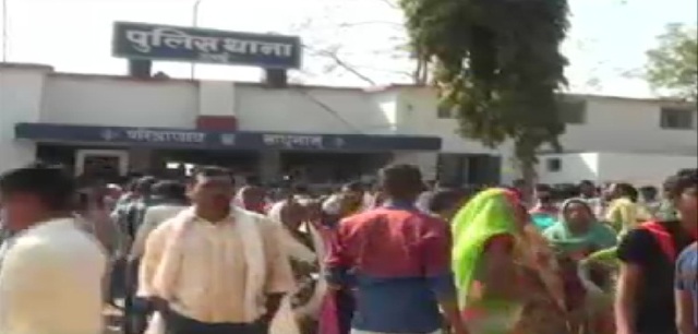 तेज रफ्तार ट्रक ने मासूम छात्रा को कुचला, परिजनों ने थाना घेरा