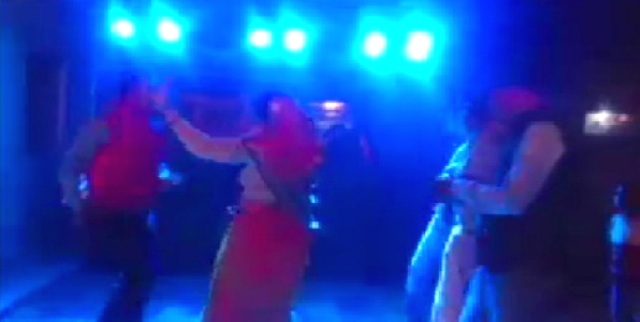 शादी समारोह में जमकर थिरकीं डबरा से विधायक इमरती देवी, बारातियों ने लुटाए पैसे