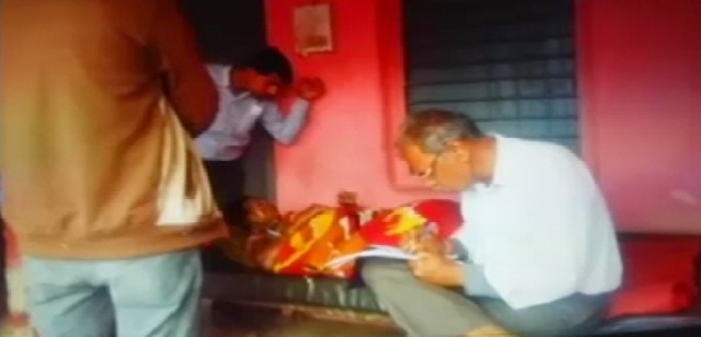दबंगों ने की महिला को जिंदा जलाने की कोशिश