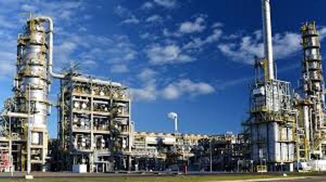 औद्योगिक उत्पादन में 0.4 प्रतिशत की गिरावट, नोटबंदी रहा कारण