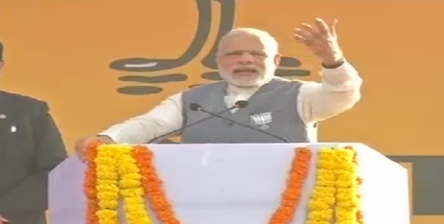 अखिलेश कहते हैं कि ‘काम बोलता है’ लेकिन यहां तो आपके ‘कारनामे’ बोलते हैं: पीएम मोदी