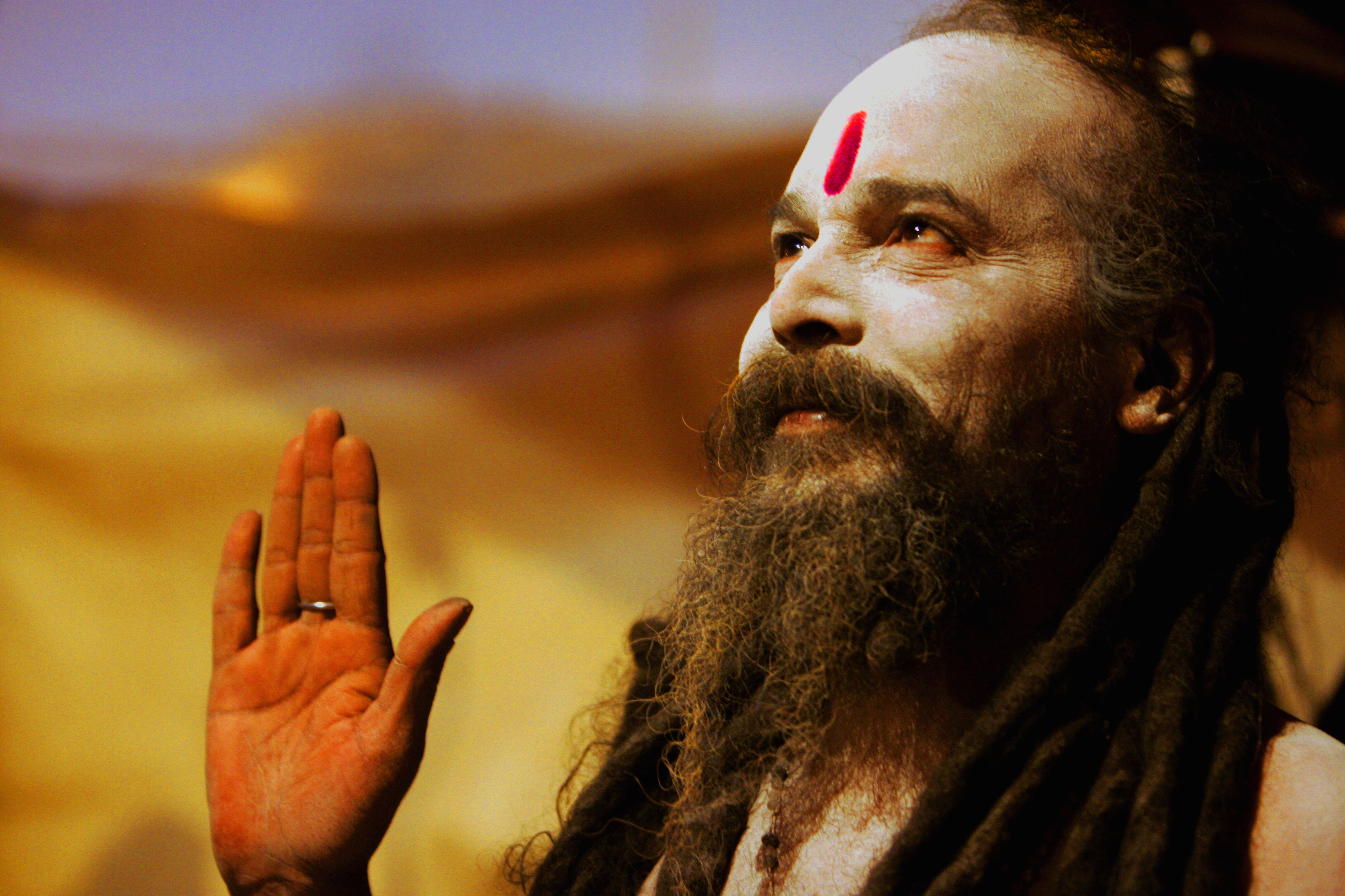 साधु-सतों के हठयोग के सामने झुकी मध्यप्रदेश सरकार…